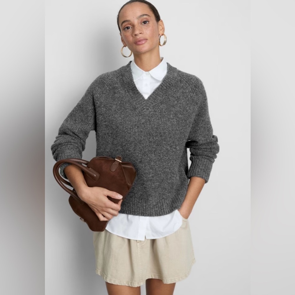 NWT‼️ PRIMARK 2 IN 1 V-NECK KNITTED SWEATER